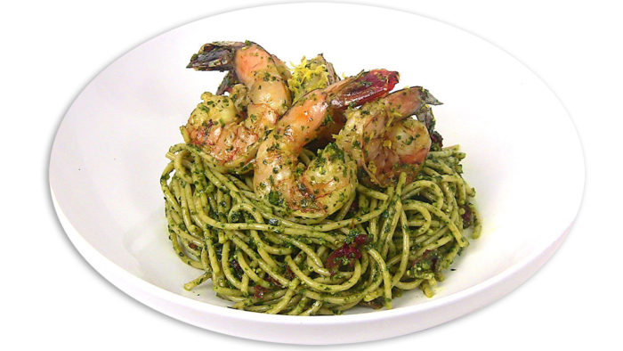 spaghetti-integrali-al-pesto-e-gamberoni