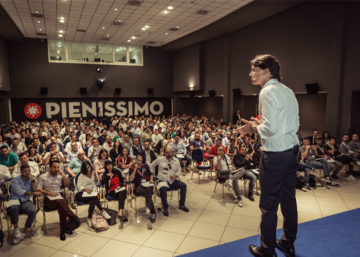 pienissimo pro conferenza